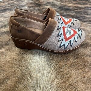 Brown leather Slip-On Clogs with Southwest Embroidery